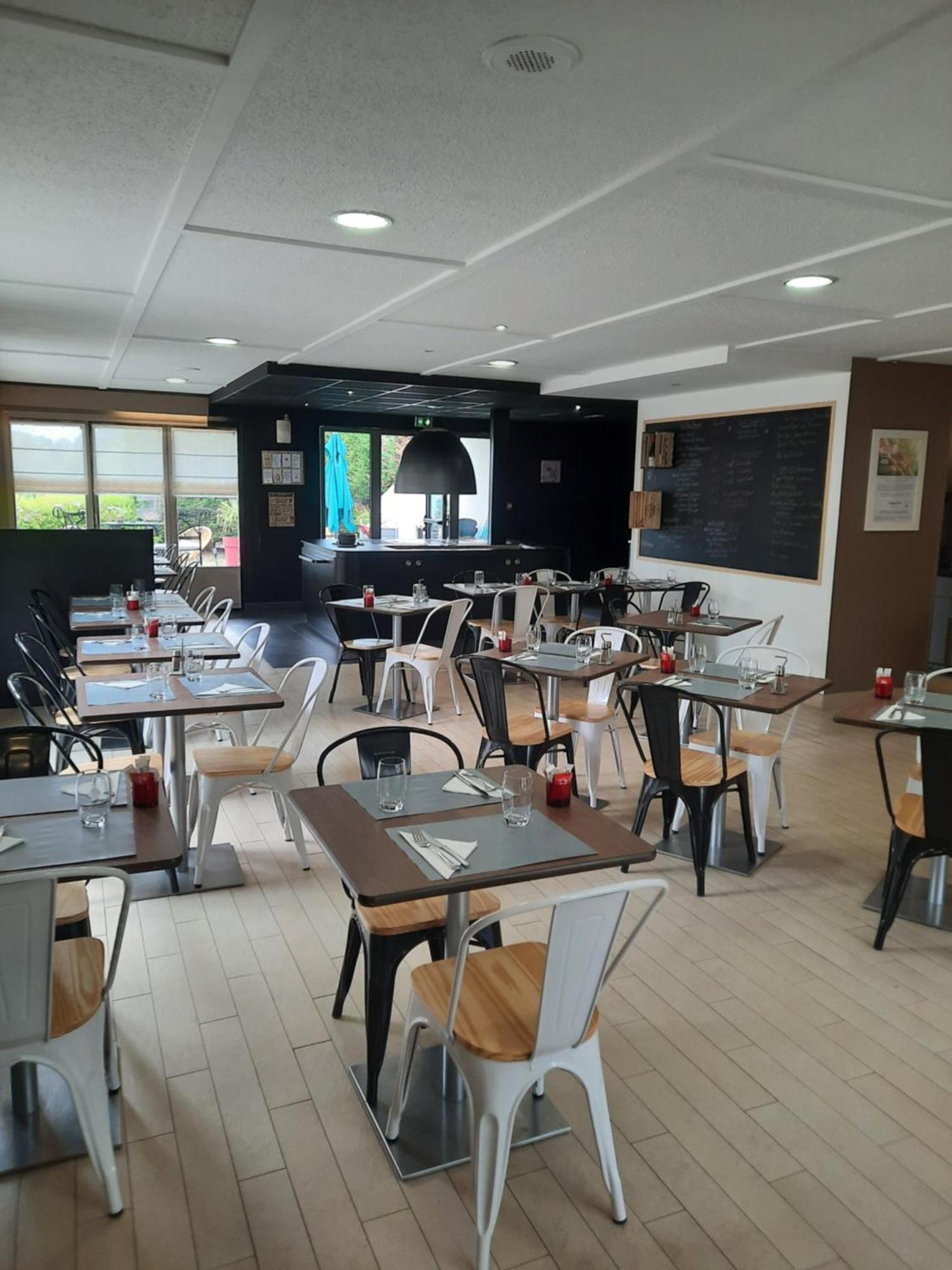 Campanile Metz Est Technopole - Restaurant Hotel Eksteriør billede